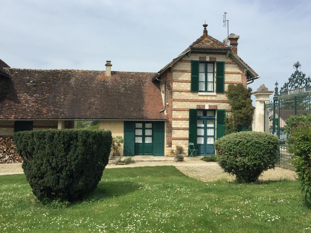 Chateau Le Barreau - Chambres D'Hotes Chemilly-sur-Yonne Kamer foto